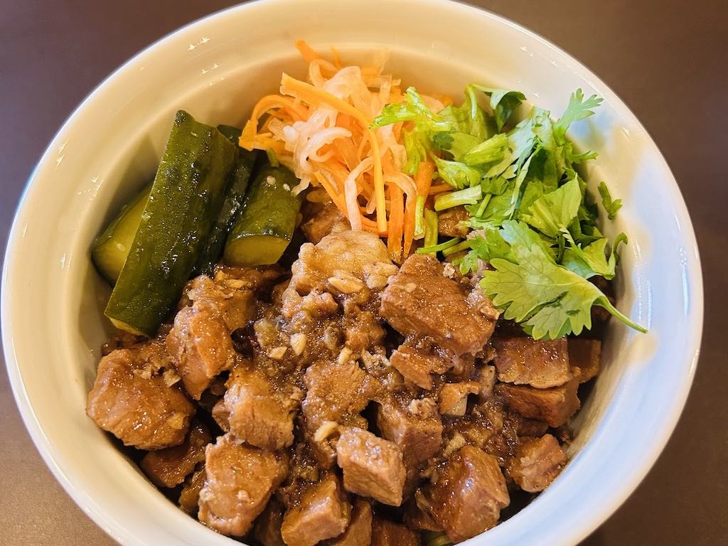 魯肉飯（ルーローハン）