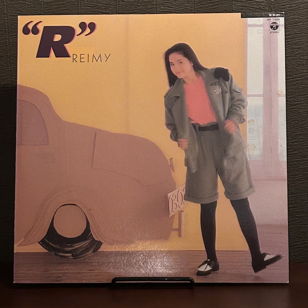 "R"
